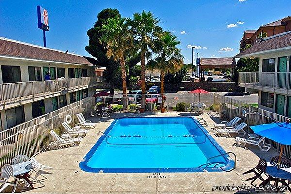 Rodeway Inn لاس كروسيس، نيومكسيكو المظهر الخارجي الصورة