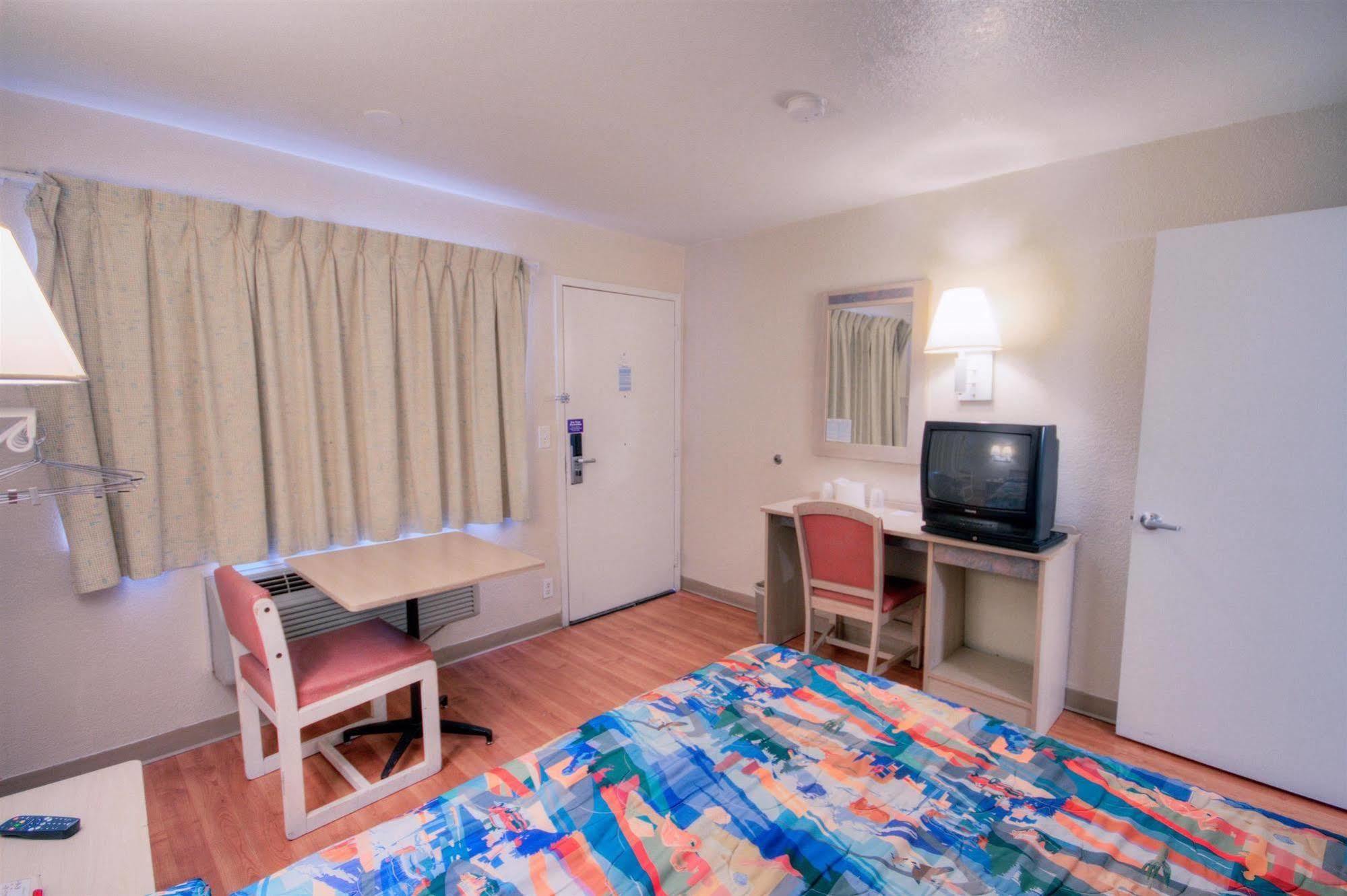 Rodeway Inn لاس كروسيس، نيومكسيكو المظهر الخارجي الصورة