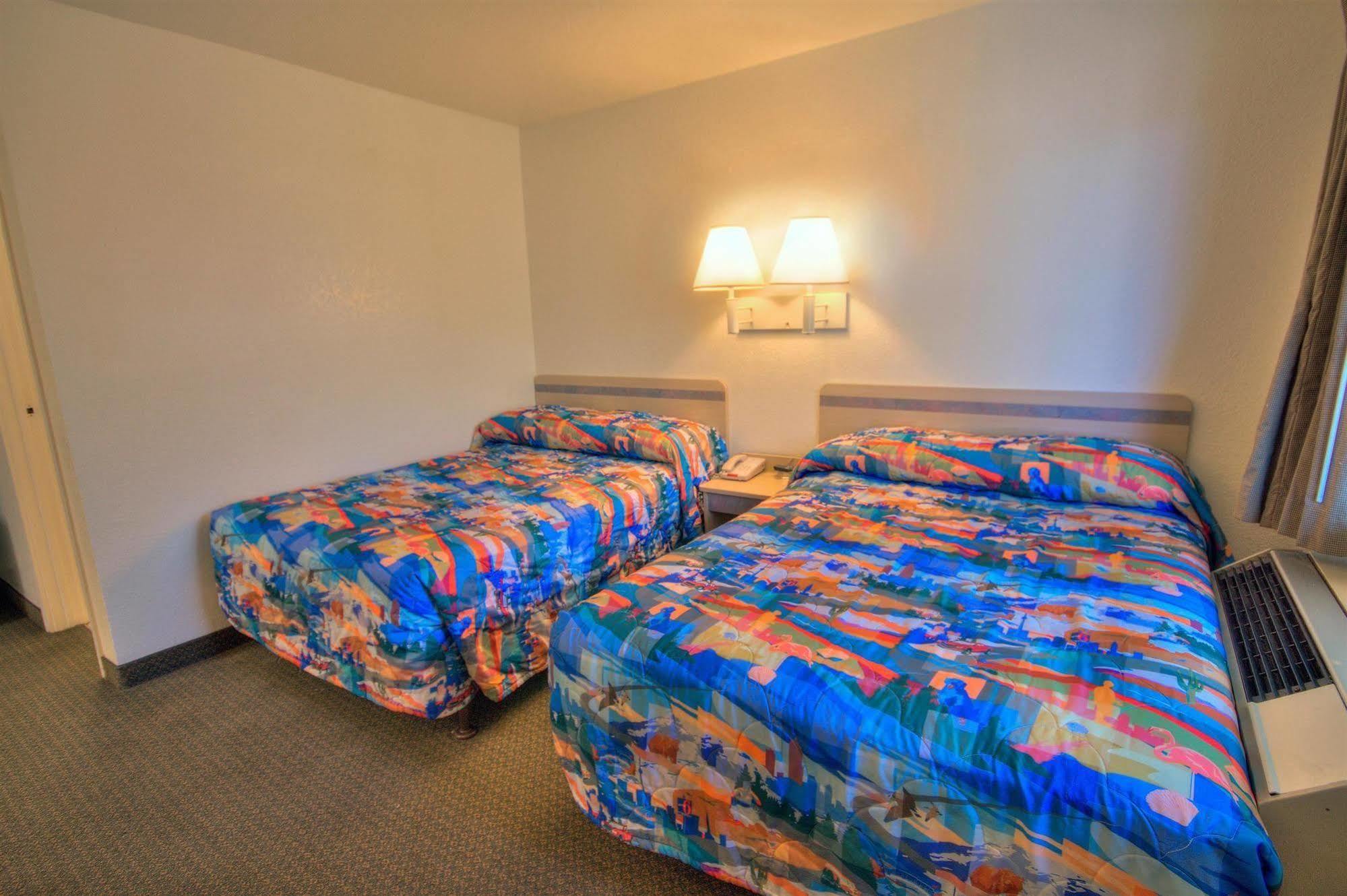 Rodeway Inn لاس كروسيس، نيومكسيكو المظهر الخارجي الصورة