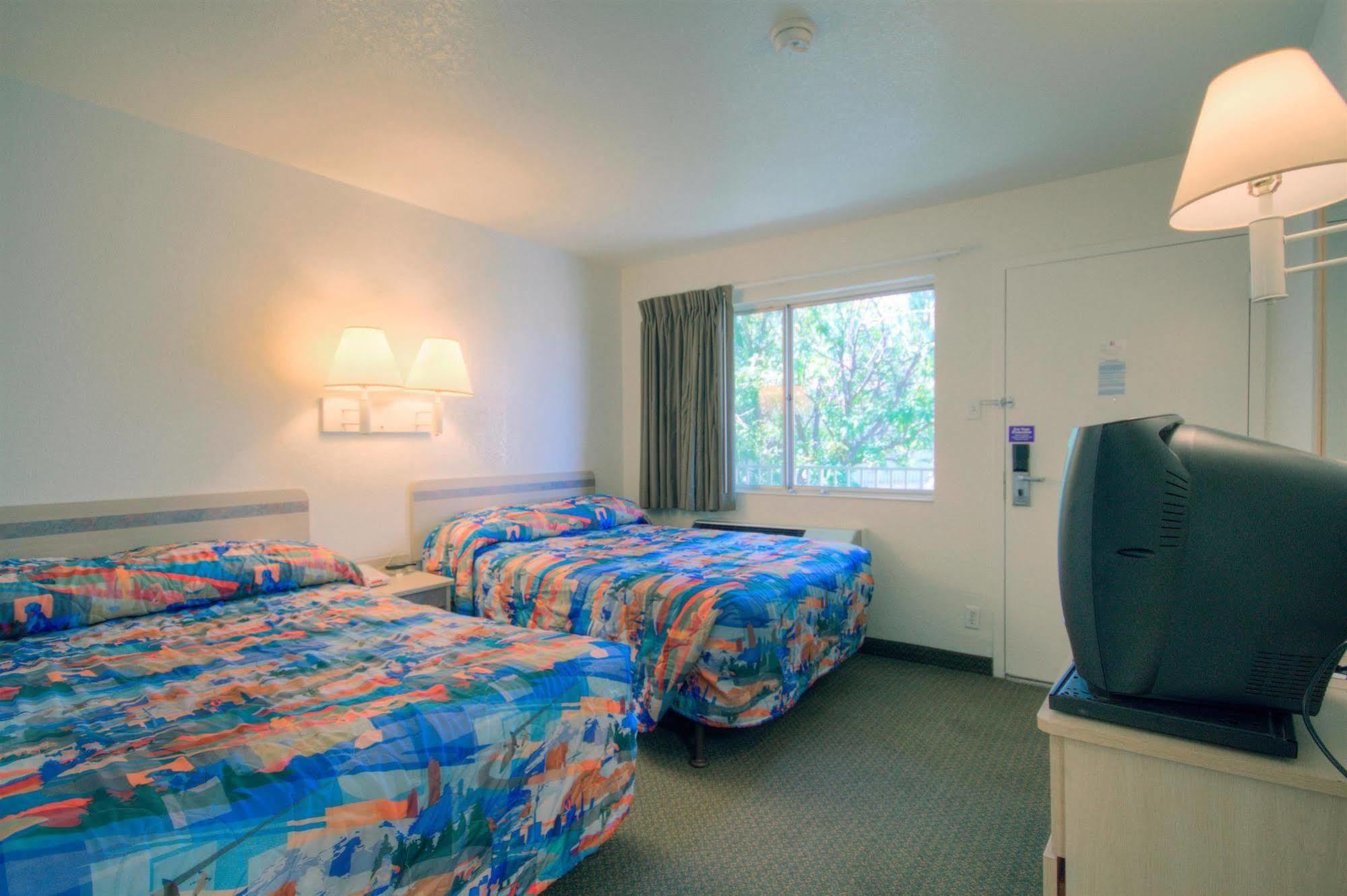 Rodeway Inn لاس كروسيس، نيومكسيكو المظهر الخارجي الصورة